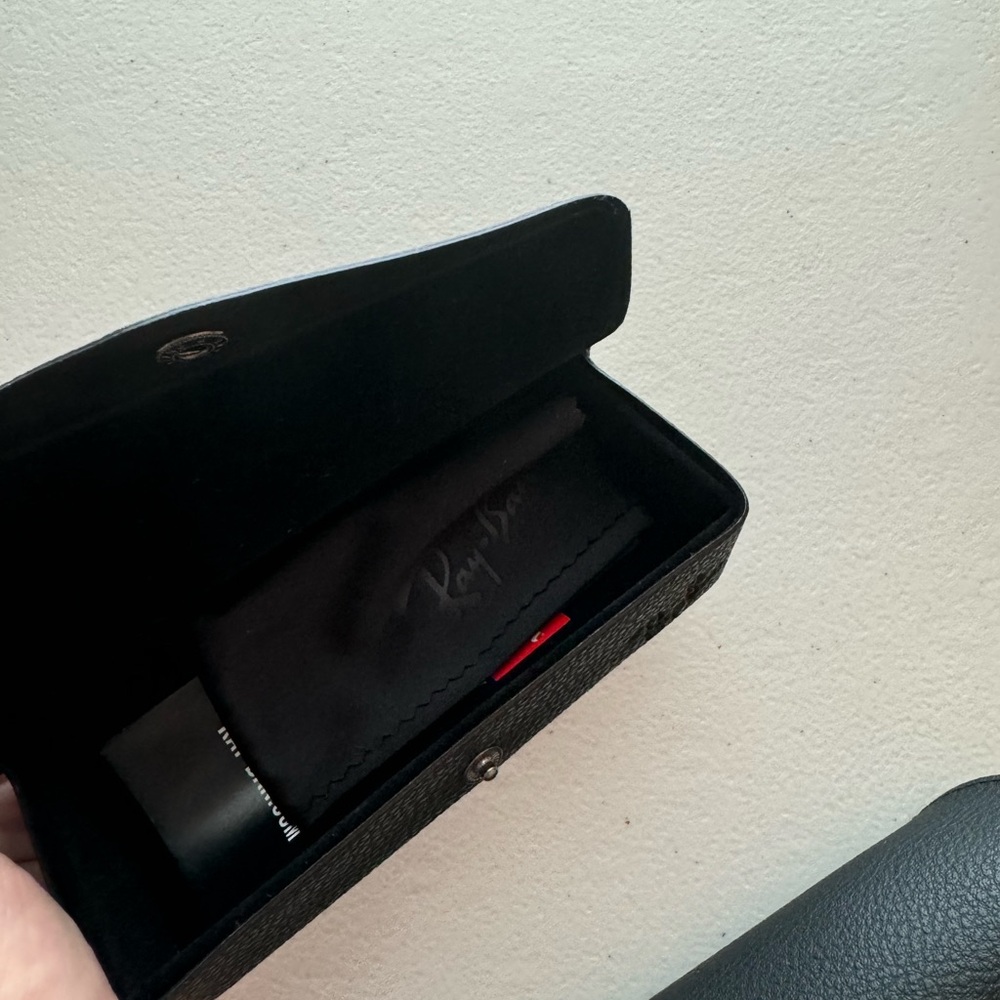 Ray-Ban Sunglasses Case Bundle - Picture 3 of 11